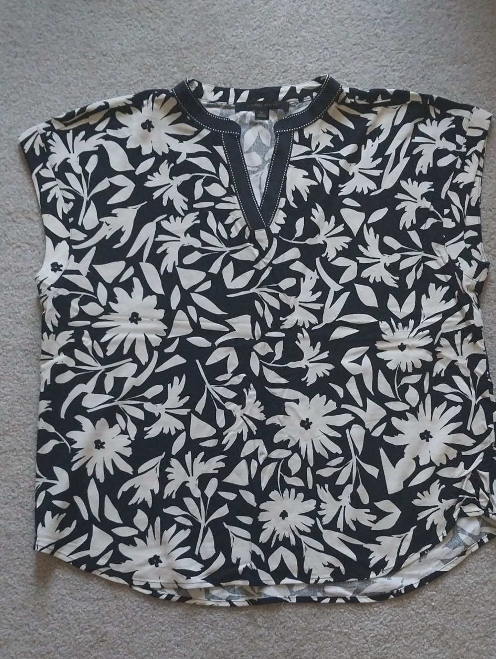 Cynthia Steffe Black and White Floral Split V-Neck Blouse